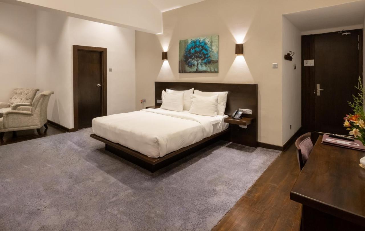 กัลเวย์ ไฮต์ โฮเต็ล Hotel นูวาราเอลิยา ภายนอก รูปภาพ